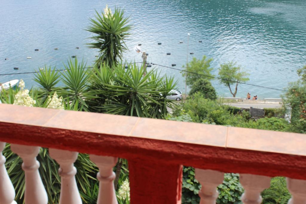 Apartments Mijuskovic Donji Morinj Ngoại thất bức ảnh