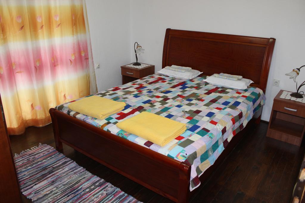 Apartments Mijuskovic Donji Morinj Phòng bức ảnh