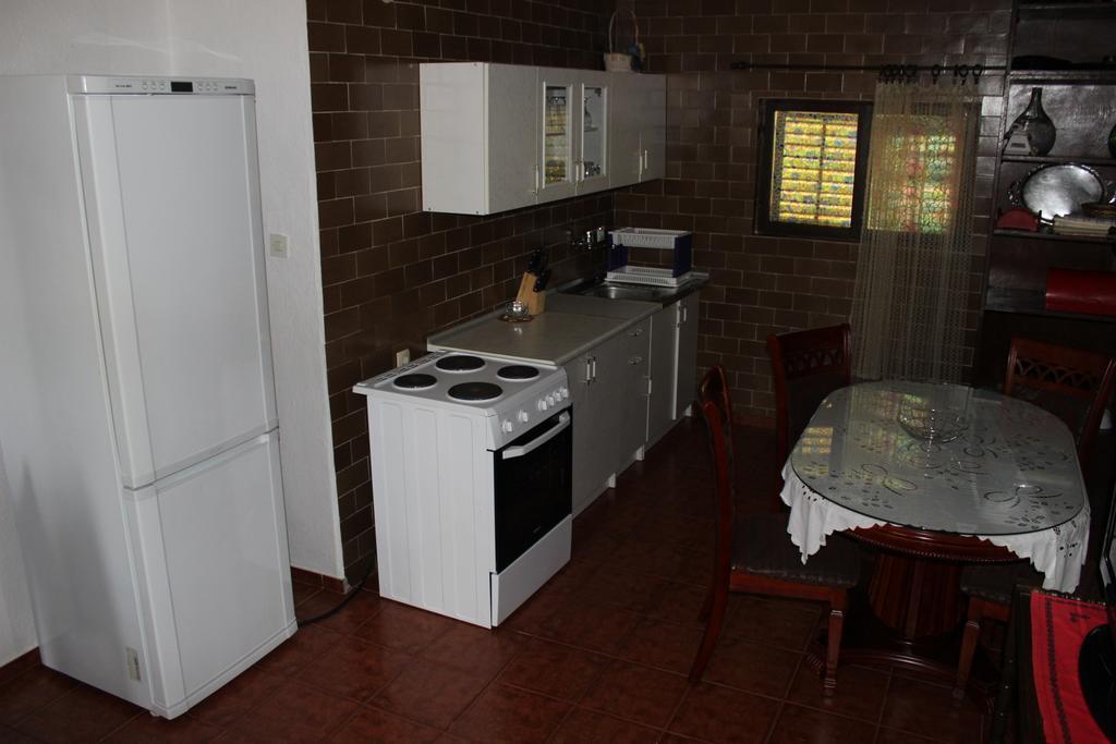 Apartments Mijuskovic Donji Morinj Phòng bức ảnh