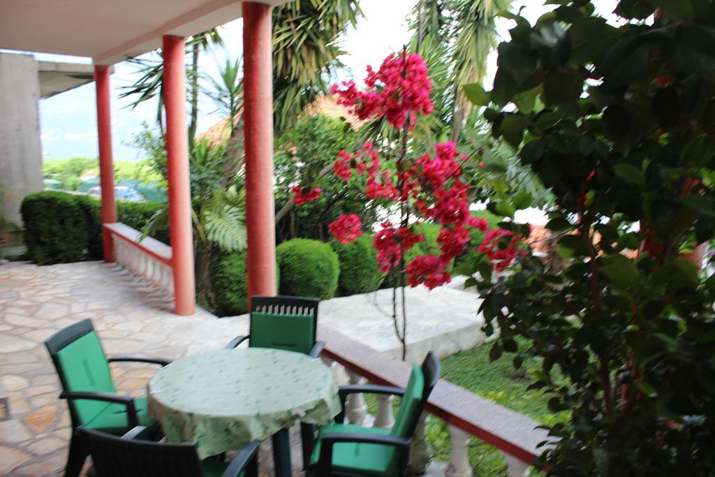 Apartments Mijuskovic Donji Morinj Phòng bức ảnh
